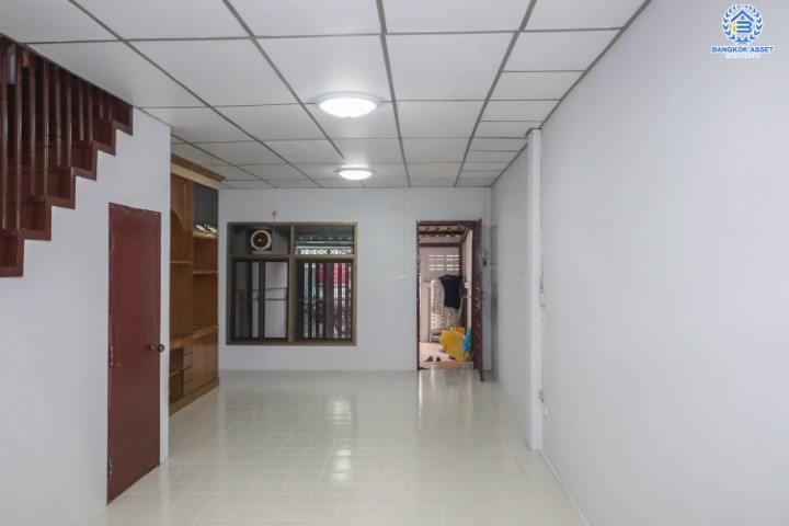 *****ทาวน์เฮ้าส์มือสองย่านนนทบุรี ม.นันทิชา2 บางกรวย-ไทรน้อย บนเนื้อที่ 17 ตร.ว. ฟังก์ชัน 2 ห้องนอน 2 ห้องน้ำ 1 ที่จอดรถ บ้านพร้อมอยู่ในราคาพิเศษ ติดถ.บางกรวย-กรุงเทพ เชื่อมต่อถ.บ้านกล้วย-ไทรน้อย, ถ.กาญจนาภิเษก ใกล้รถไฟฟ้าสายสีม่วง "สถานีคลองบางไผ่"